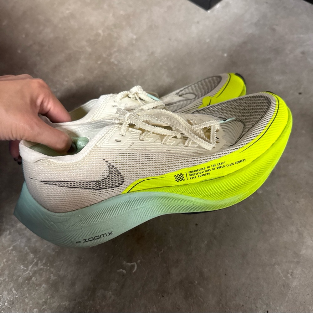 Nike ZoomX Vaporfly Next% 2 Coconut Milk/Ghost Green/Mint Foam (Size 7M/8.5W)